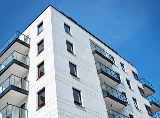 قصر مع مسبح خاص وحديقة ذات مناظر طبيعية