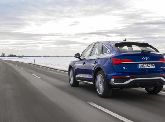 سيارة Audi Q5 SUV فاخرة للبيع، الفخامة والأداء والراحة!